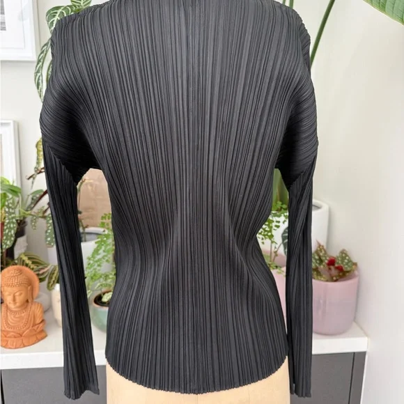 Issey Miyake Pleats Please Collection Black Pleated Button Down Shirt - Picture 4 of 9